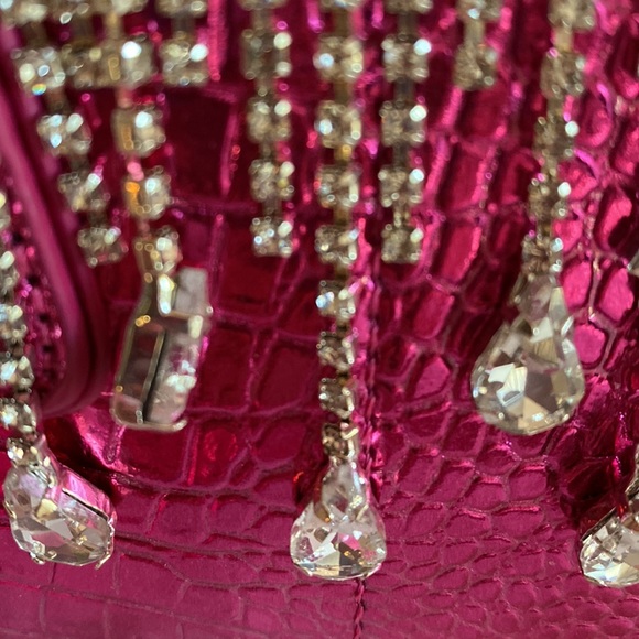 NWOT Adorably Chic Hot Pink Faux Croco Leather with dangling Rhinestones Bag - Picture 15 of 16
